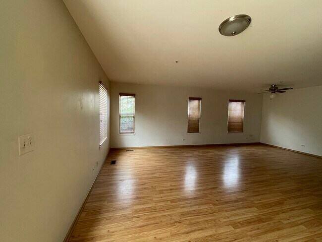 Foto del edificio - 1350 Orleans Dr