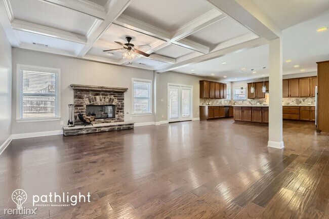 Foto del edificio - 5 br, 4 bath House - 4113 Roberts Crest Dr...