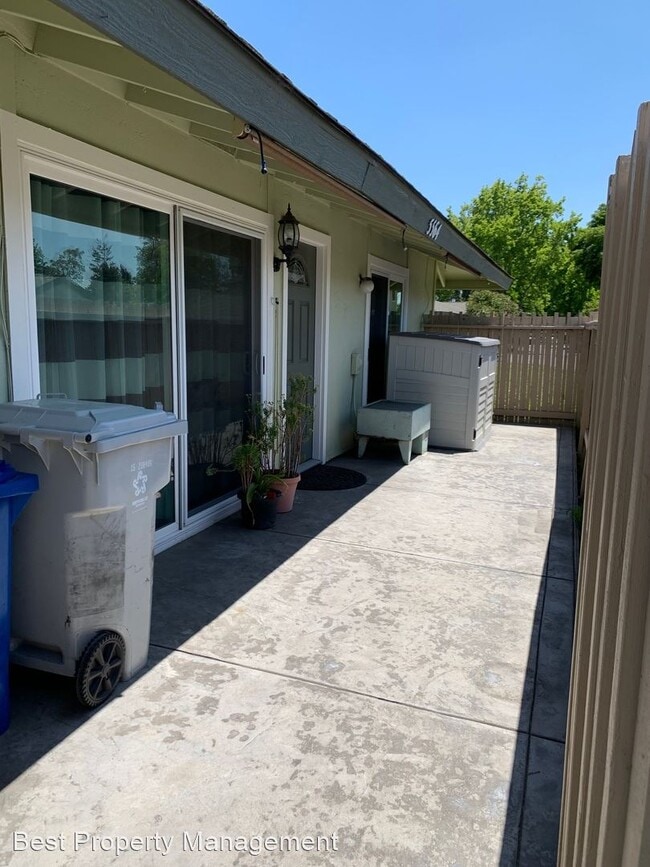Building Photo - 2 br, 1 bath House - 5564 Roundtree Ter.