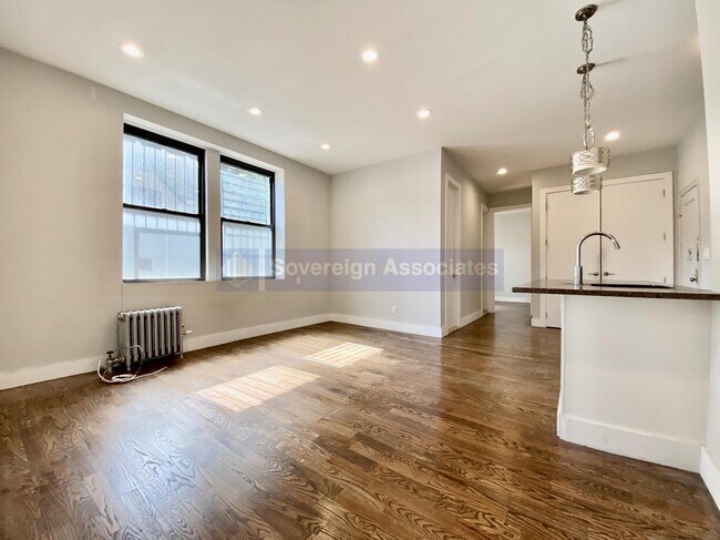 Building Photo - 12 Pinehurst Avenue