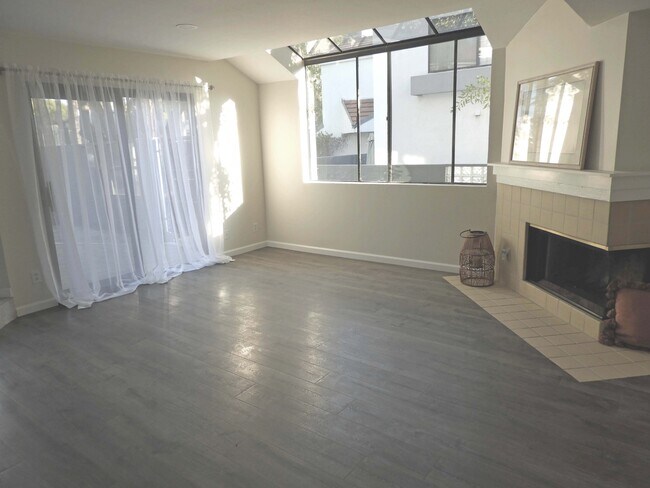 Foto del edificio - 1109 Tivoli Ln