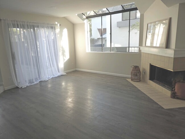 Building Photo - 1109 Tivoli Ln