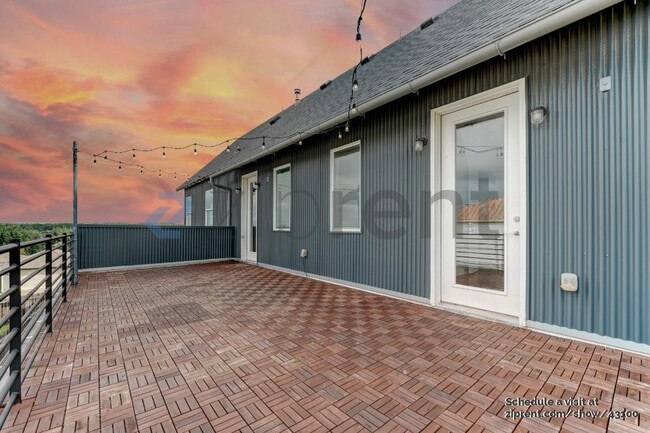 Building Photo - 6016 Seville Dr