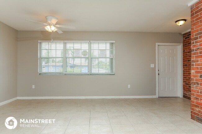 Building Photo - 351 NW 65th Terrace