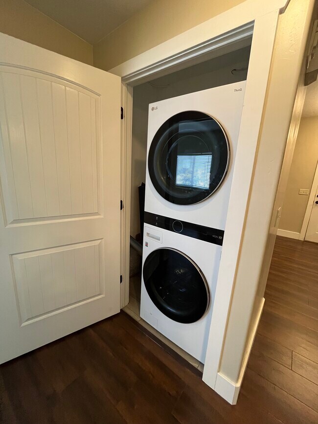 Laundry - 67 E 200 N