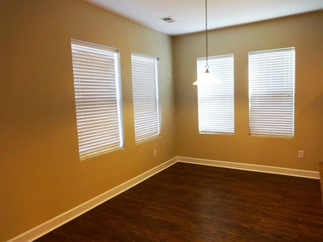 Building Photo - 1009 Turtle Dove Ln