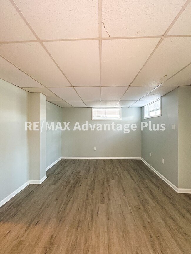 Foto del edificio - 400 S Main St