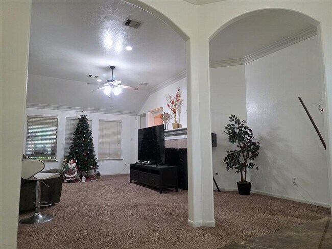 Foto del edificio - 13111 Heather Falls Dr