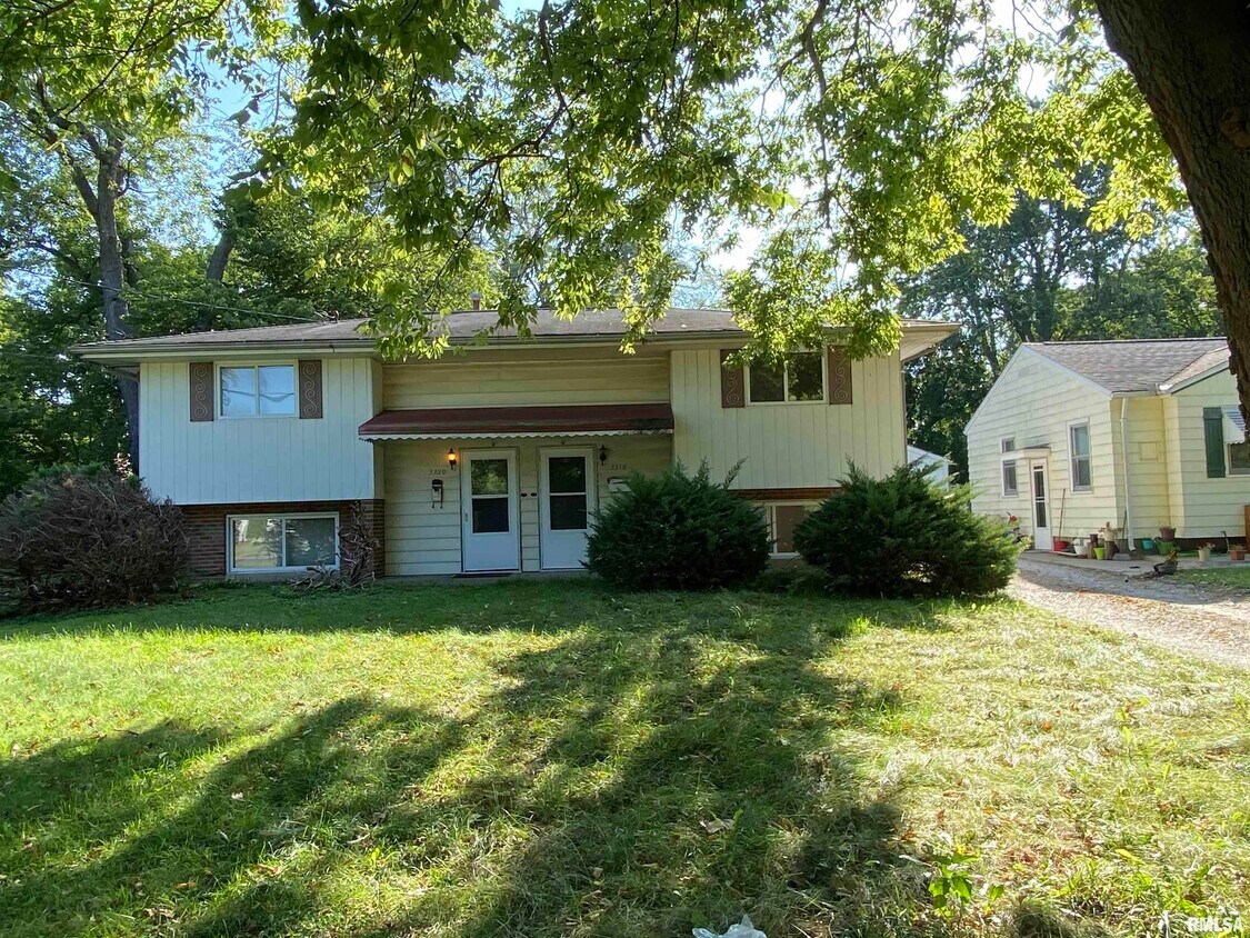 3318 N California Ave, Peoria, IL 61603