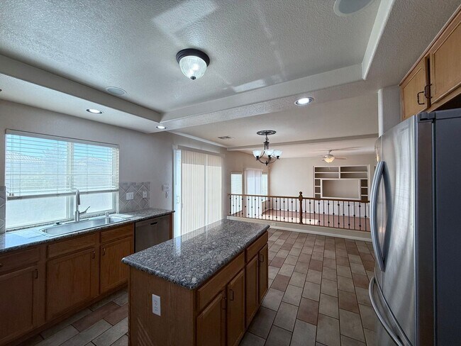 Building Photo - Well-Maintained 2-Story Home with Function...