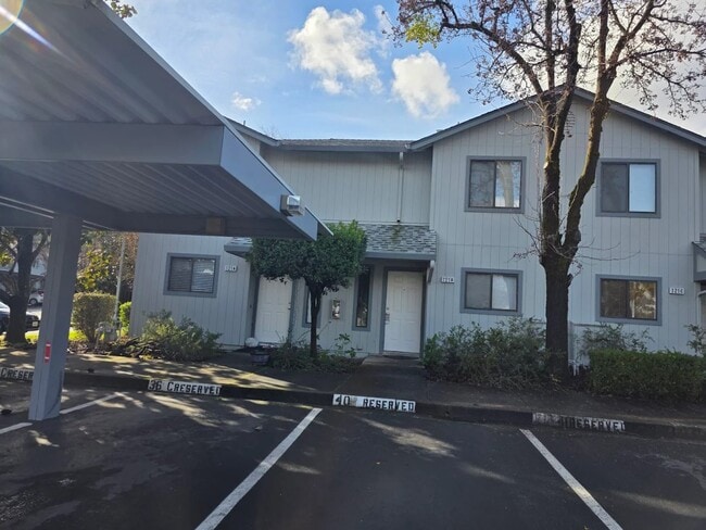 Building Photo - 121 Elbridge Ave