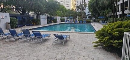 Building Photo - 800 N Miami Ave