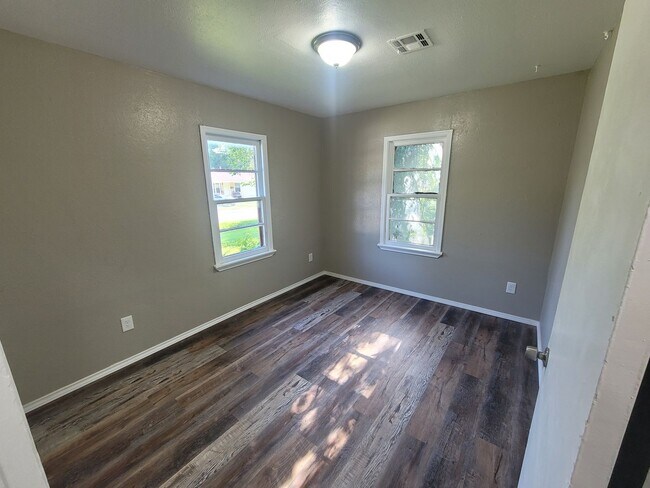 Foto del edificio - 4128 SE 43rd St