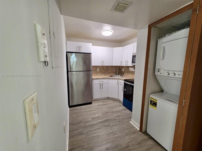 Foto del edificio - 8321 NW 7th St