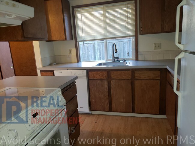 Building Photo - 9150 SW Chelan Pl