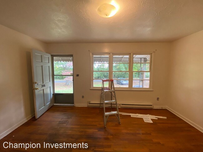 Building Photo - 3 br, 1 bath House - 2066 Cottonwood Dr