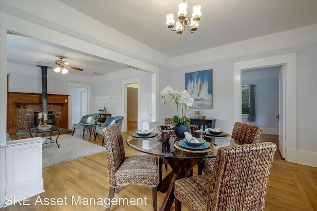 Foto del edificio - 3 br, 1 bath House - 1420 Merrill Street