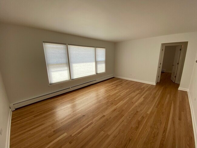 Building Photo - 3146 Ridgeland Ave