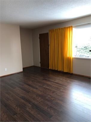 Building Photo - 9502-9105 105 Ave