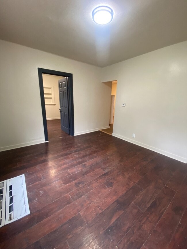 Building Photo - 3032 Tennyson Ave