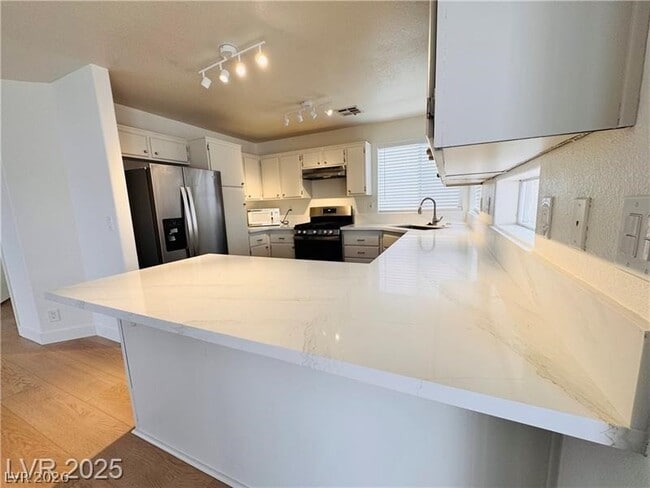 Building Photo - 6608 Lund Dr