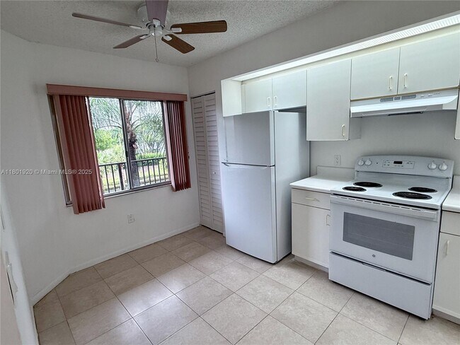 Building Photo - 12650 SW 15th St