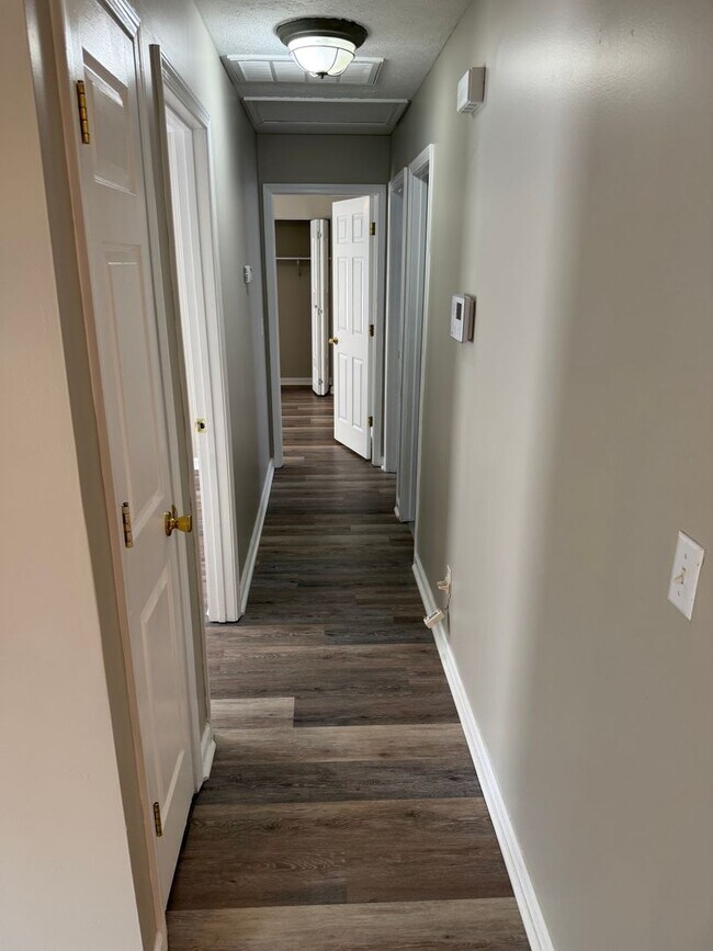 Foto del edificio - 107 Daneswood Ct