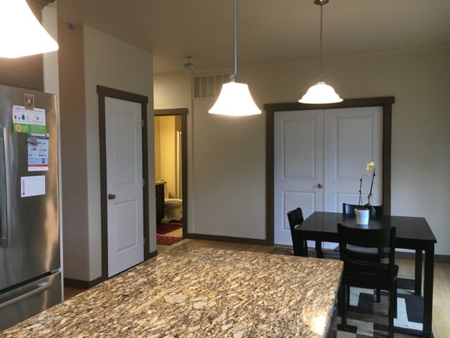 Foto del edificio - 2407 SW Roxbury St