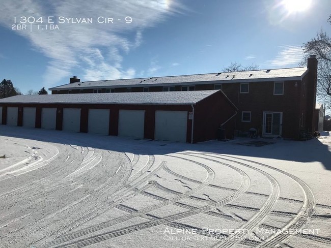 Building Photo - 1304 Sylvan Cir