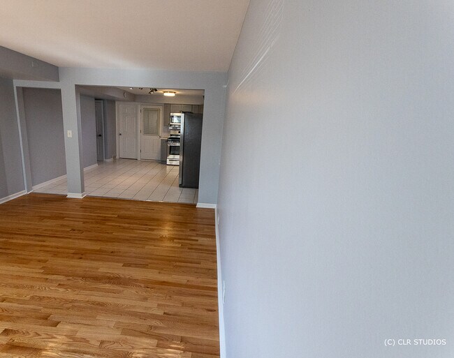 Foto del edificio - 4300 Maple Ave