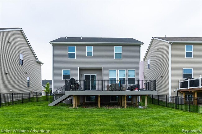 Building Photo - 9118 White Tail Ct