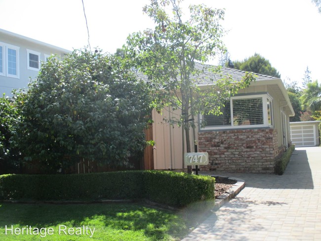 Building Photo - 3 br, 2 bath House - 747 Costa Rica Avenue