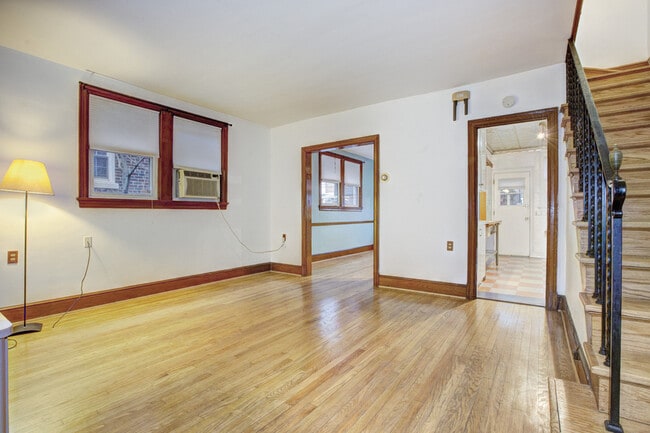 Building Photo - Unique and SPACIOUS 3 bedroom 2 bathroom H...