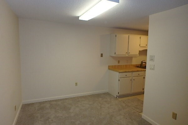 Building Photo - 1 Village Rock Ln