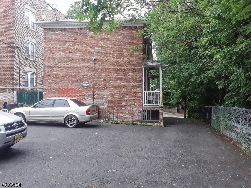 Building Photo - 103 Belleville Ave