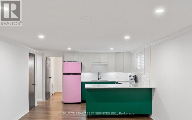 Photo du bâtiment - 65 Parkview Rd