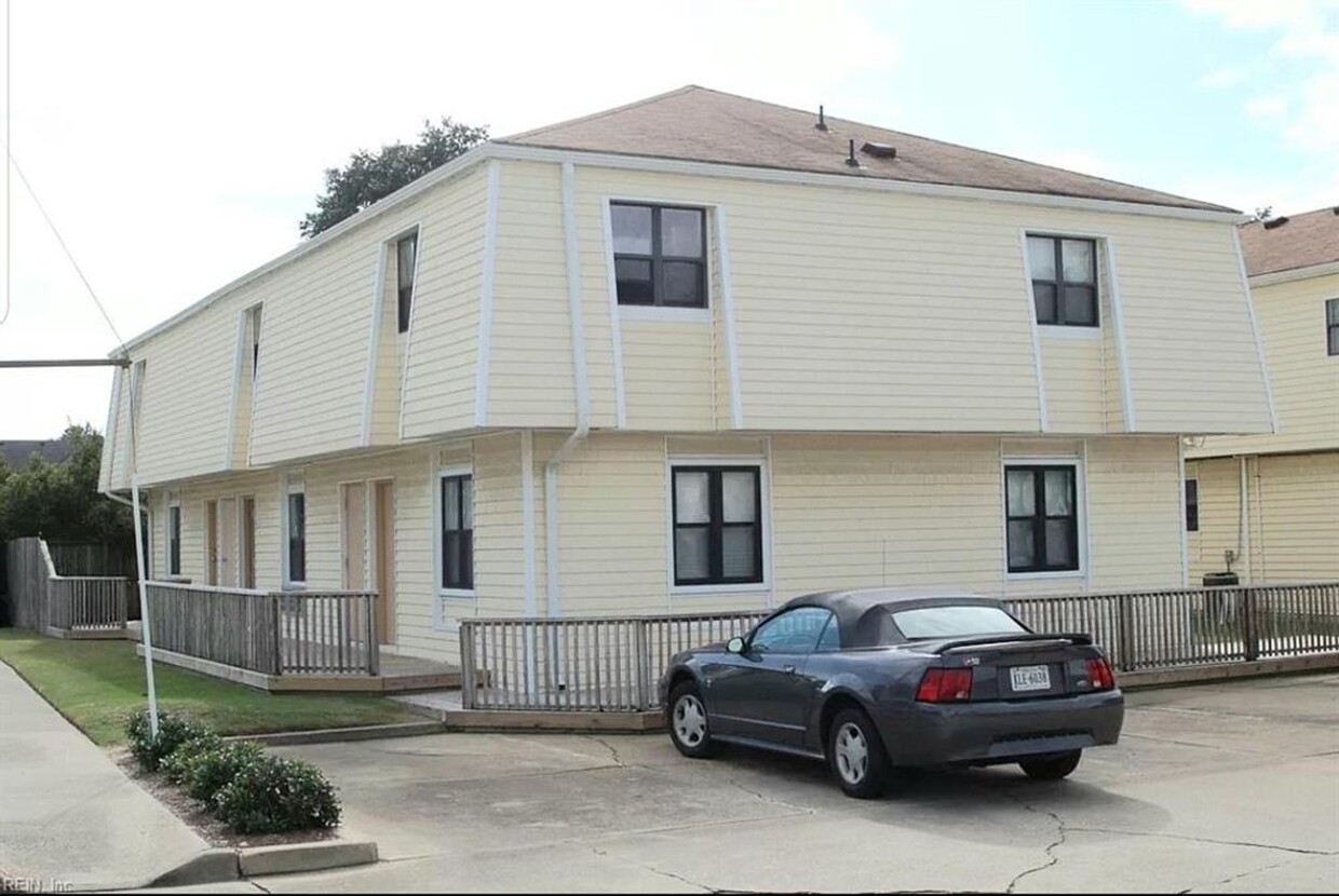 Primary Photo - LYNNHAVEN BEACH CONDOS