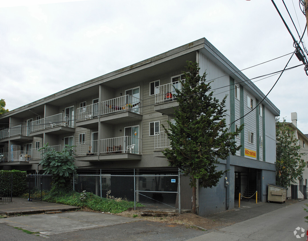 Building Photo - Campus Studios