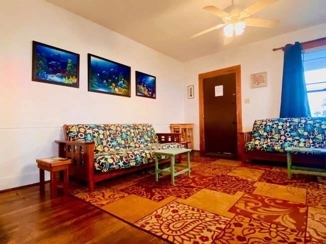 Foto del edificio - 2528 Ave Q 1/2