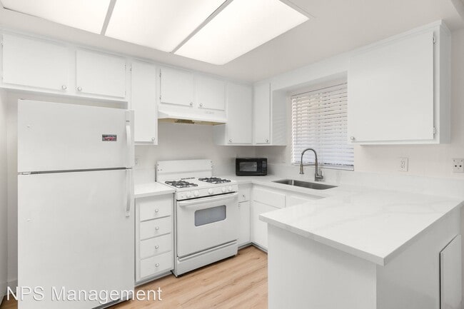 Building Photo - 1 br, 1 bath Apartment - 402 S Bonnie Brae...