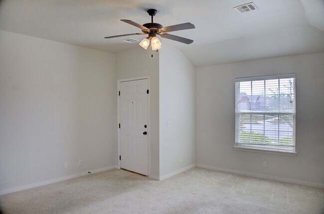 Foto del edificio - Coming Soon! 3 bed/2 bath!