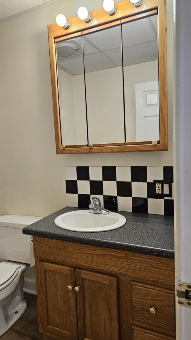 Building Photo - 512 Pine St