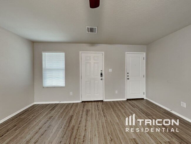 Foto del edificio - 7419 Coral Bells Ct