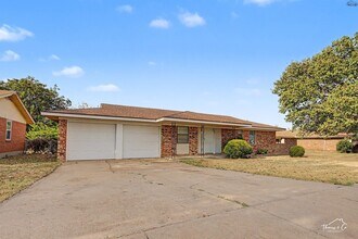 Building Photo - 2310 Reilly Rd