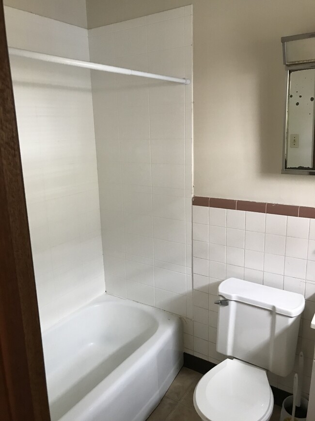 Bathroom - 1717 Summit St