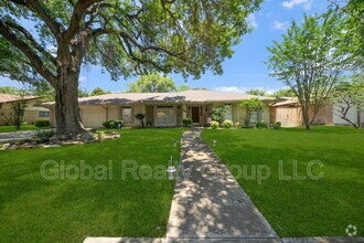 Building Photo - 425 Crestwood Dr