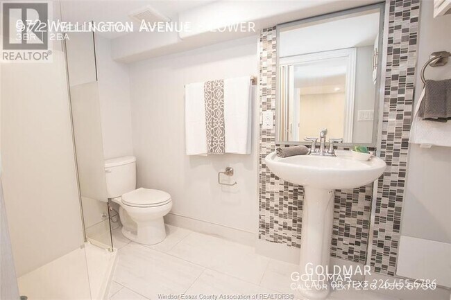 Photo du bâtiment - Lower level 1 bedroom unit - all inclusive...