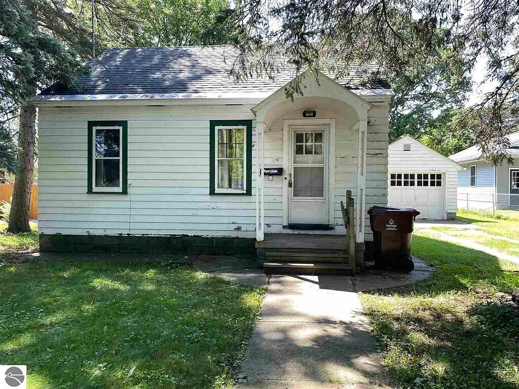Primary Photo - 113 E Orchard Ave