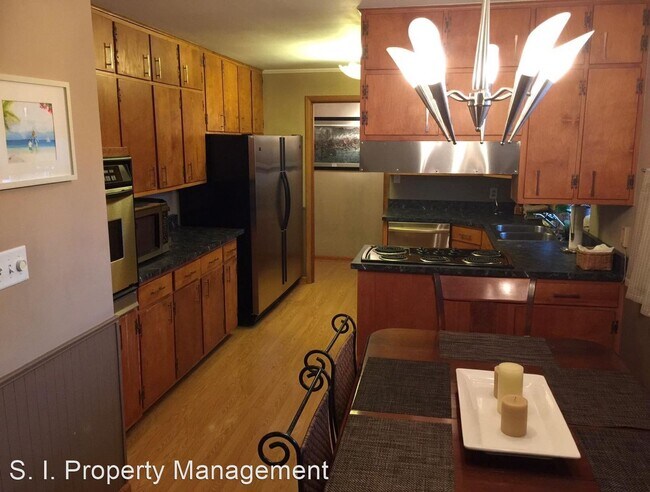 Foto del edificio - 5 br, 3 bath House - 705 Benwood Dr