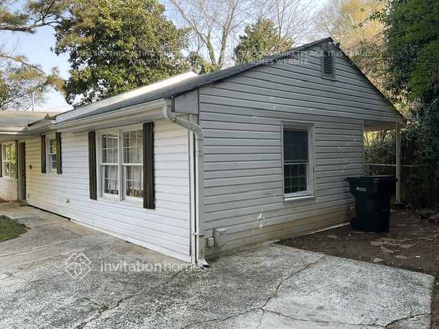 Building Photo - 1839 Waldrep Cir SE